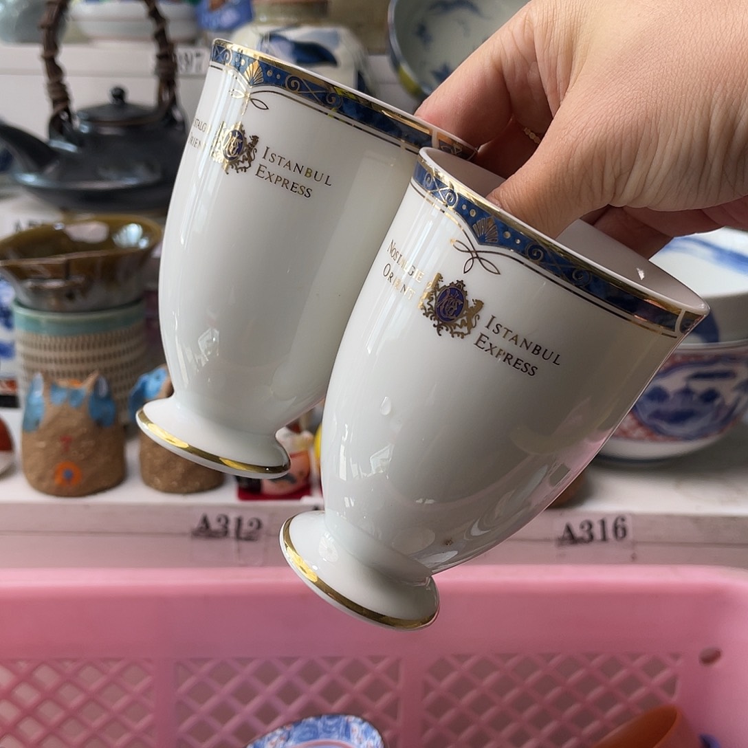 瓷片莲****n哈哈哈我来拉了笑拉哈