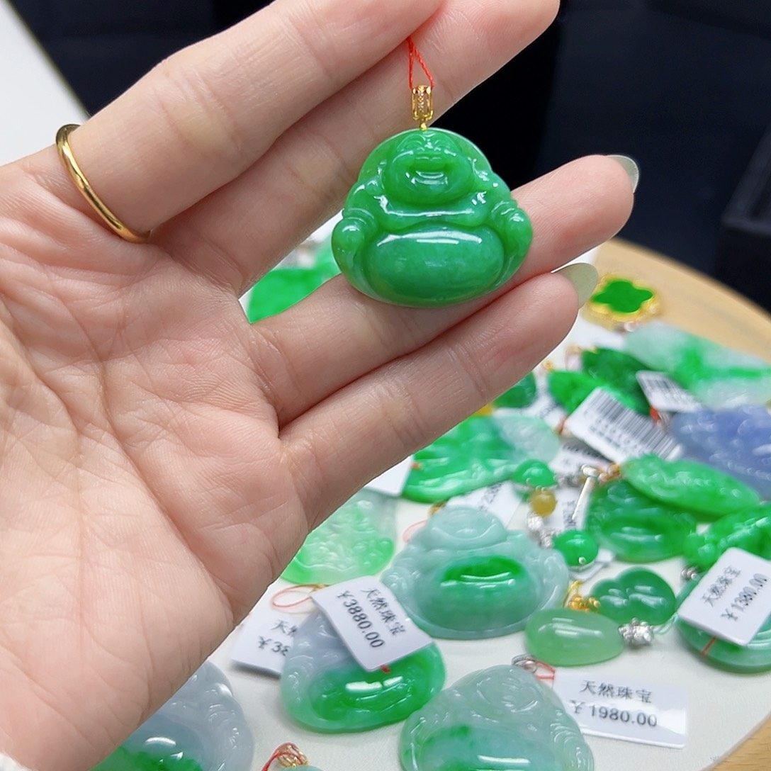 翡翠颈饰18K金镶嵌天然缅料A货