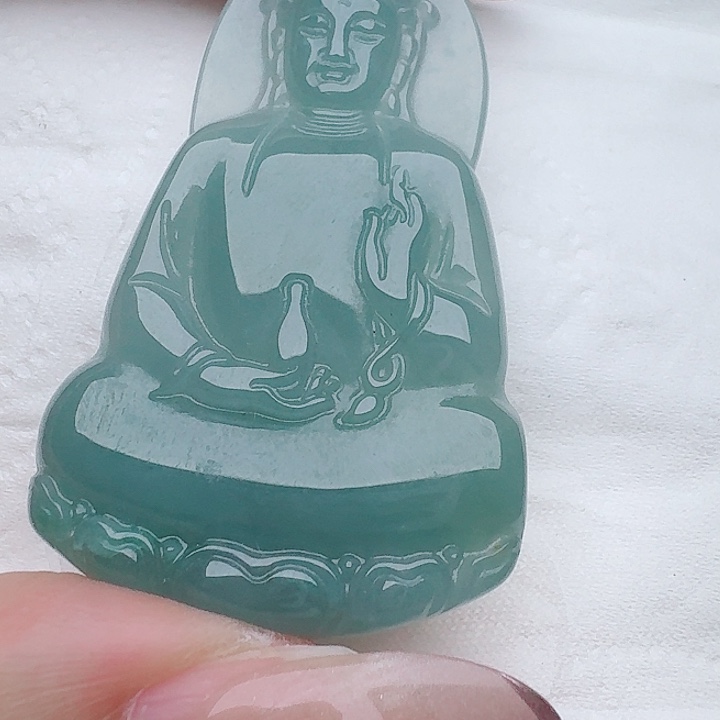 翡翠未镶嵌颈饰天然的A货翡翠多样性发其一