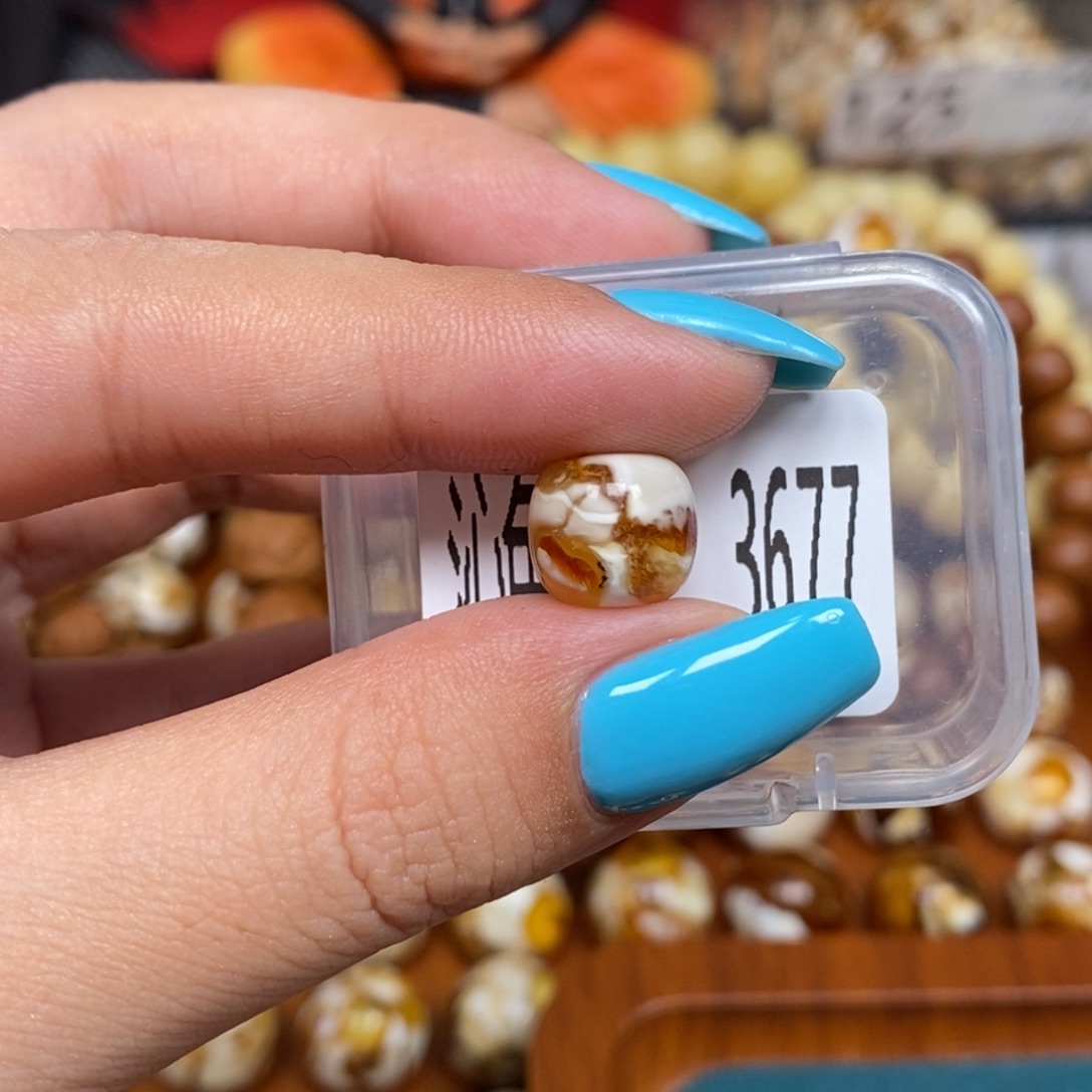 蜜蜡未镶嵌珠宝奇石3677