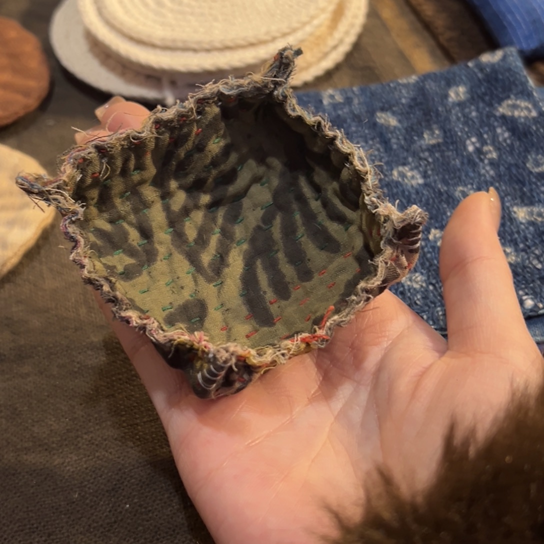 瓷片陶瓷。      陶瓷。     