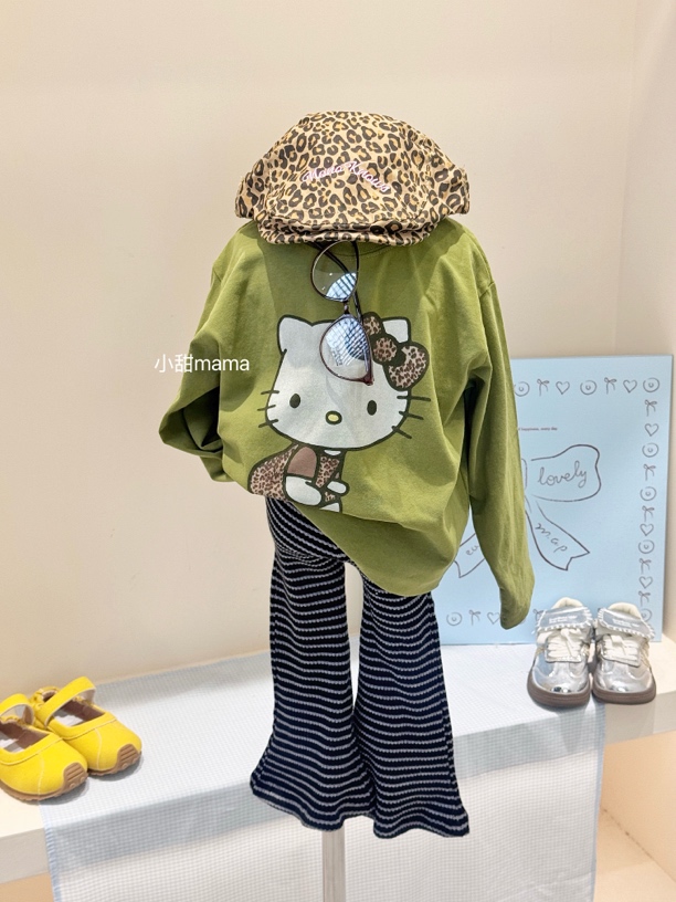 现货女童秋装KT卡通宽松长袖T恤条纹裤套装女宝洋气上衣喇叭裤