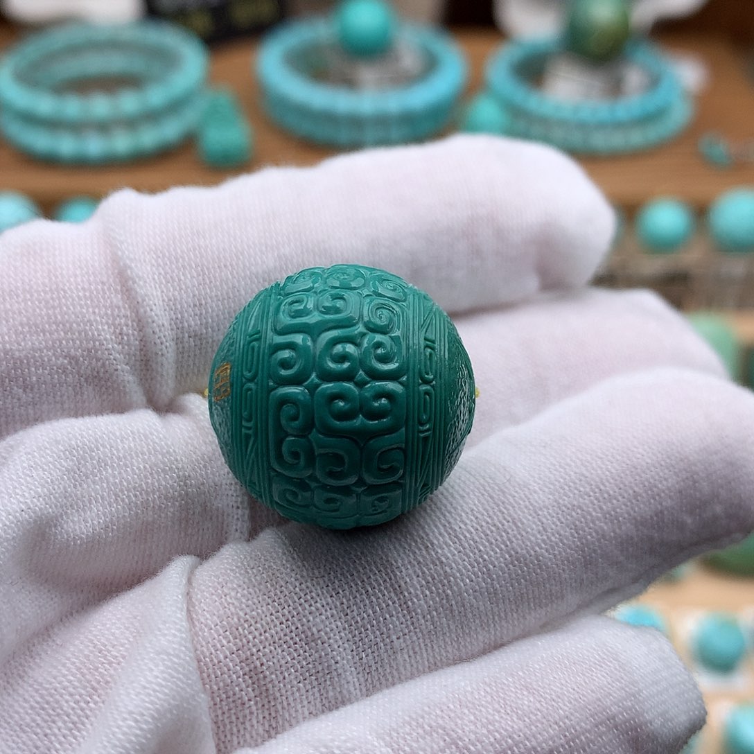 绿松石未镶嵌珠宝奇石