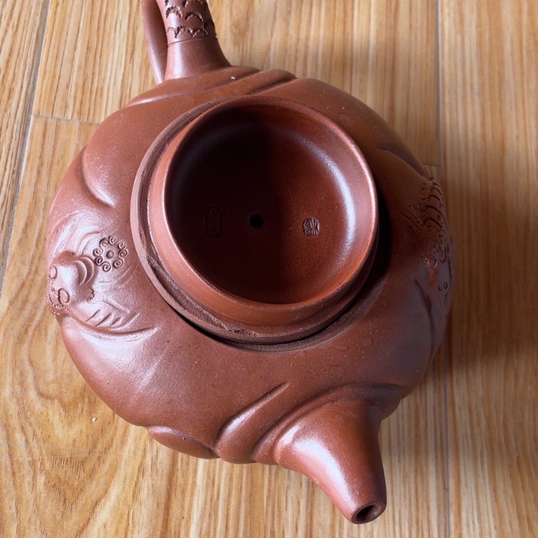 茶壶底槽青紫砂艺术作品