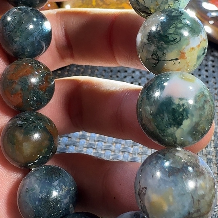 向***生玛瑙/玉髓未镶嵌颈饰