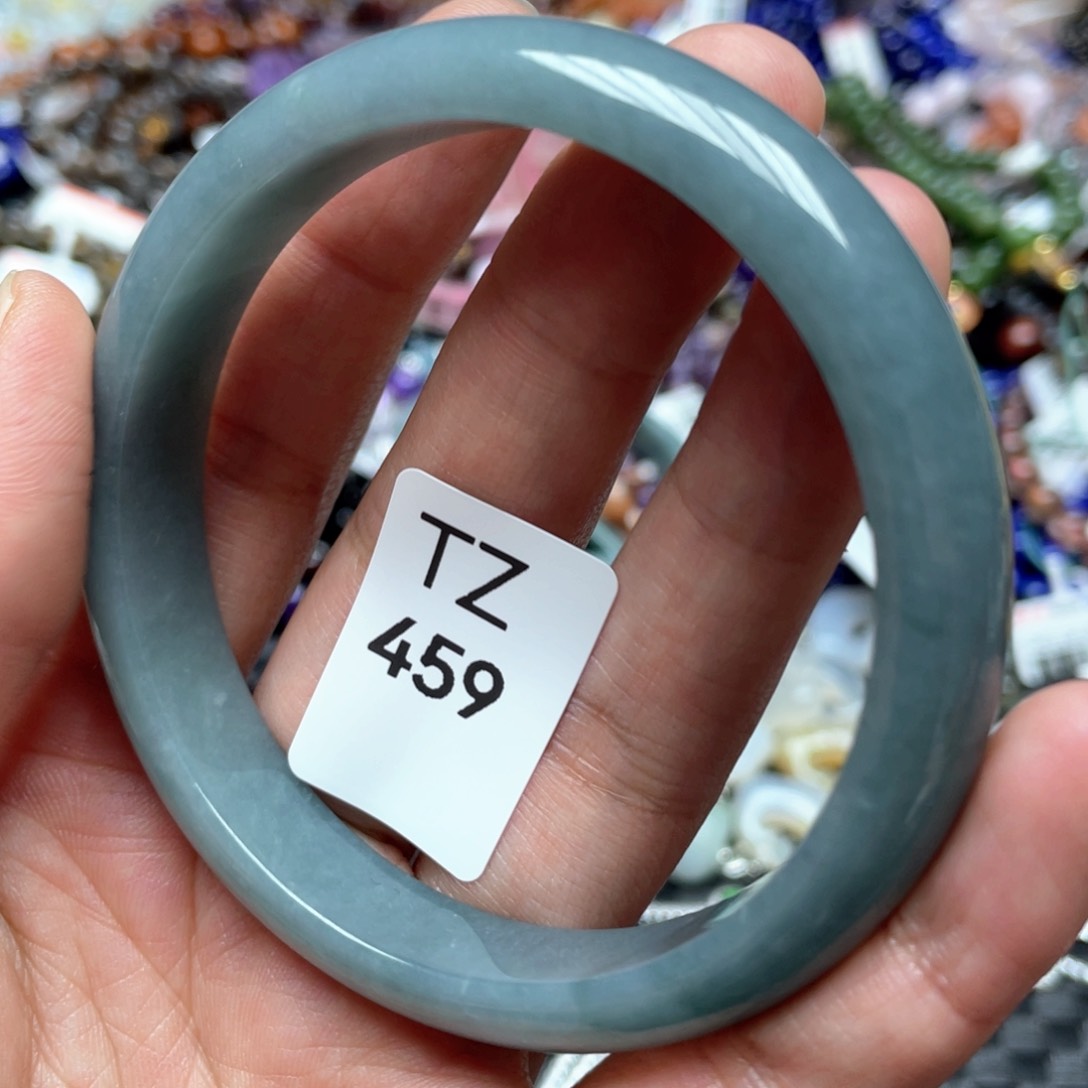 翡翠手镯未镶嵌手镯