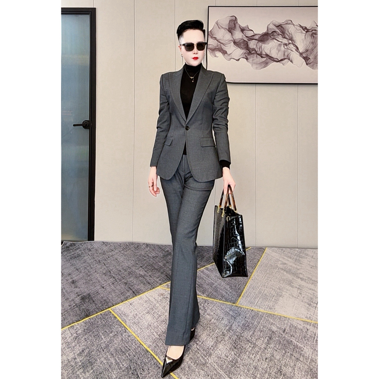 【白衣哥】高级深灰色单排扣喇叭裤套装气质修身款