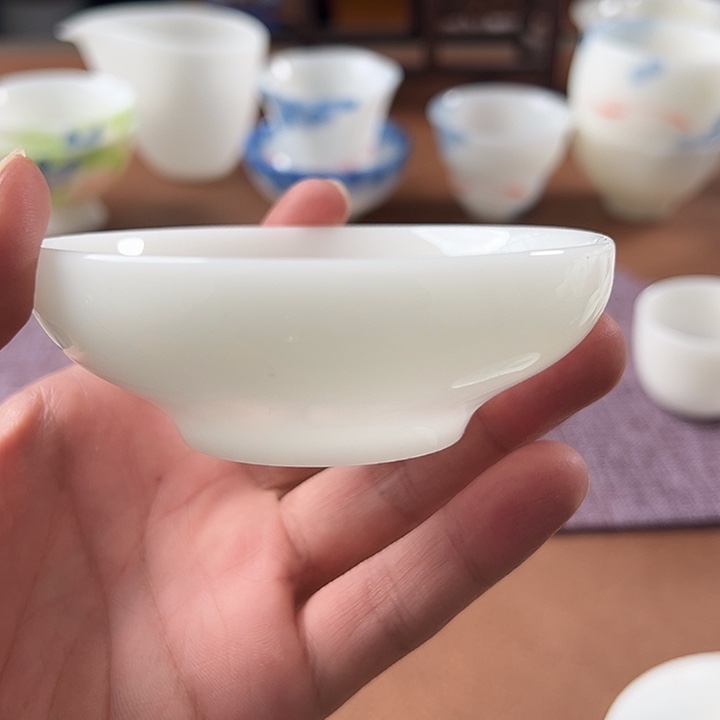 杯子陶采用优质瓷土制作