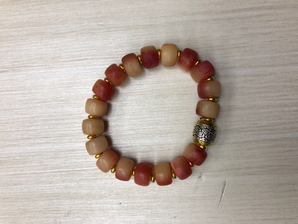 142号特色花梨木手串1.2