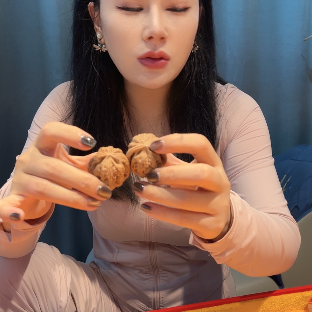 文玩核桃把件粗筋