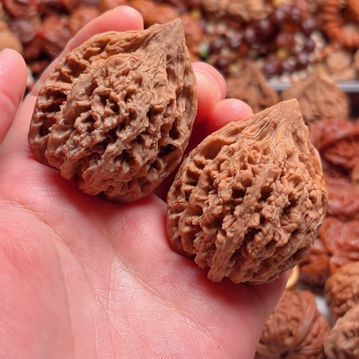 音***鱼文玩核桃把件40尺寸龙梅谷九龙筋