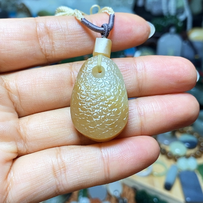 【闪购商品】颈饰未镶嵌和田玉
