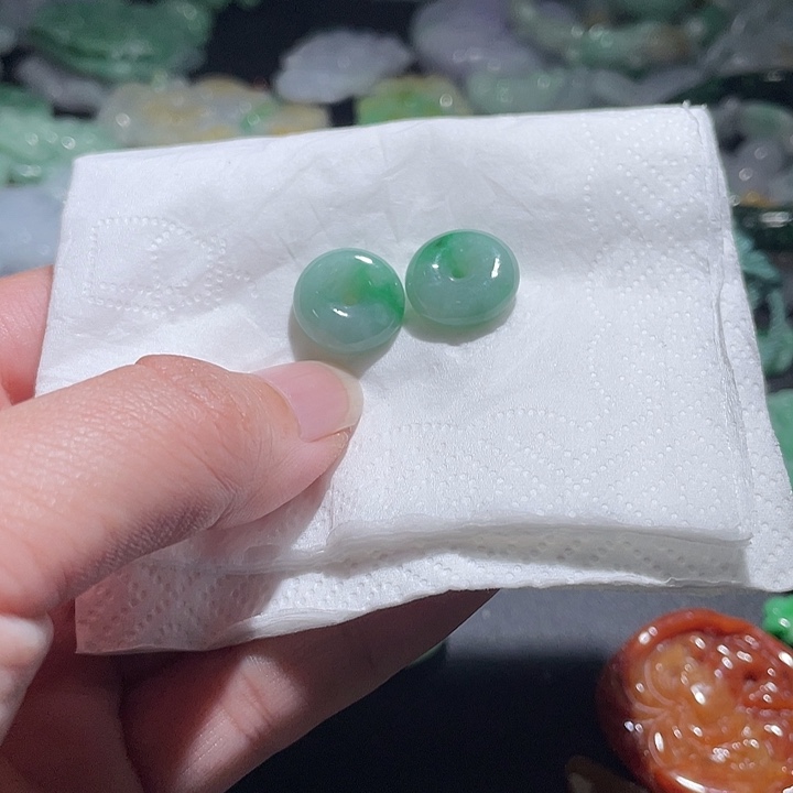 颈饰未镶嵌翡翠天