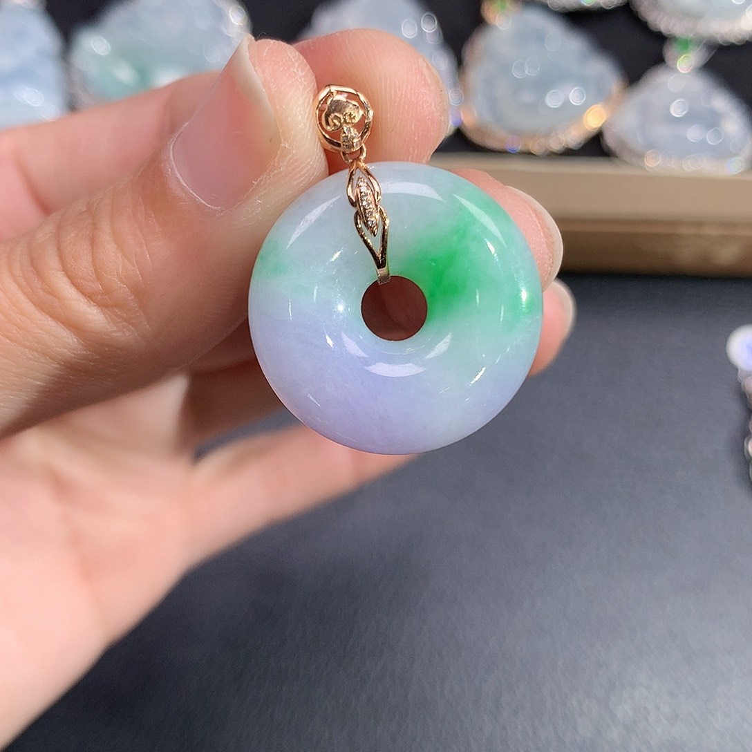 翡翠吊坠(赠链)18K金镶嵌