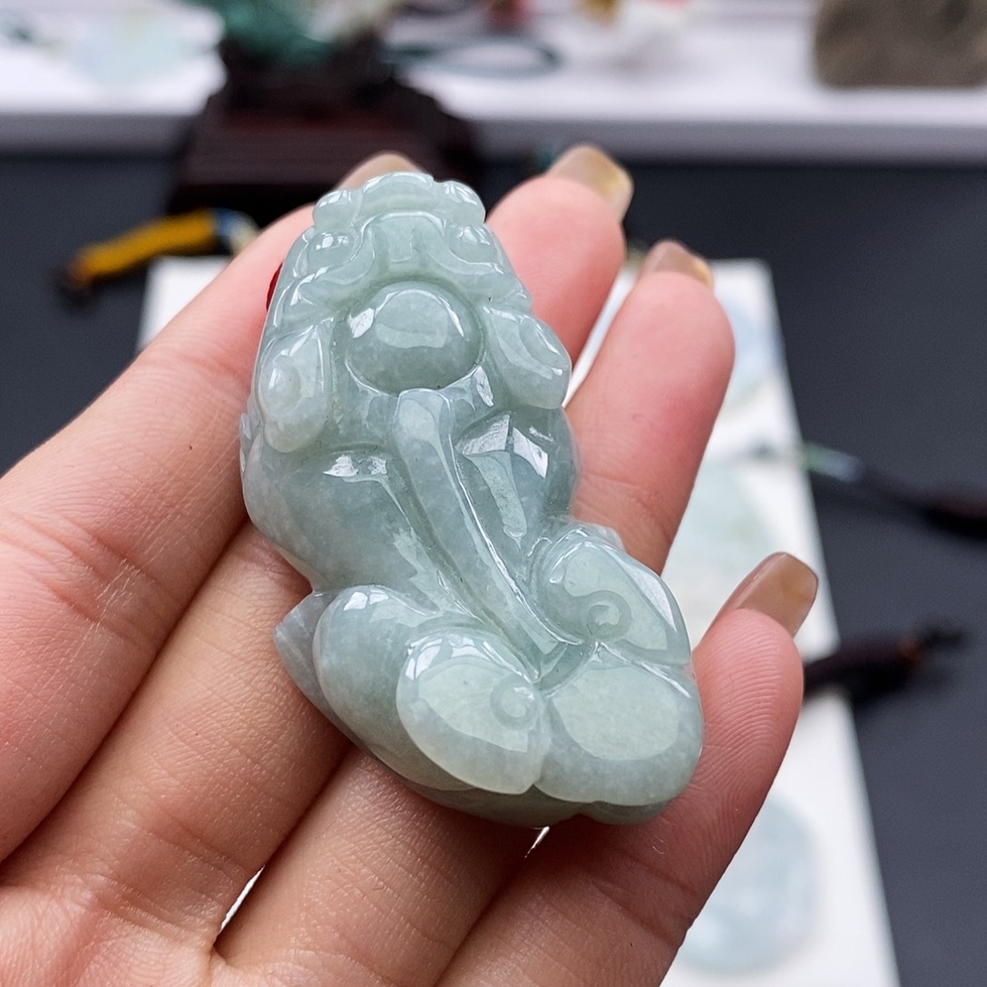 翡翠颈饰未镶嵌翡翠