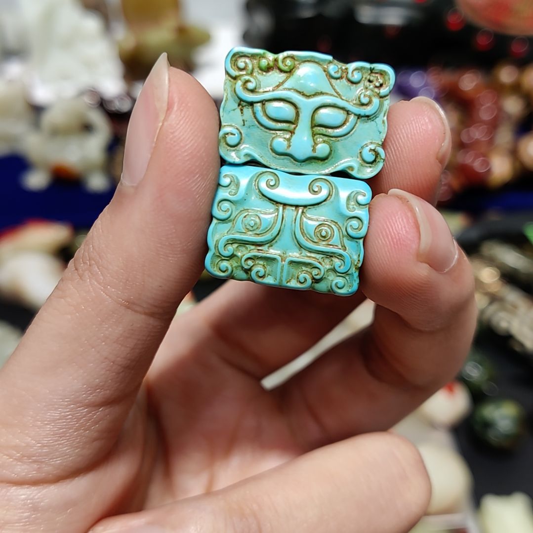 透闪石质玉未镶嵌颈饰