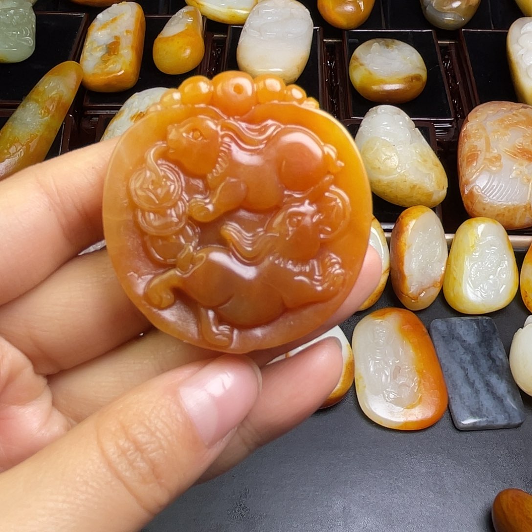 和田玉未镶嵌颈饰