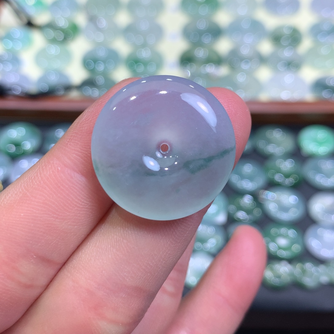 翡翠颈饰未镶嵌平安扣