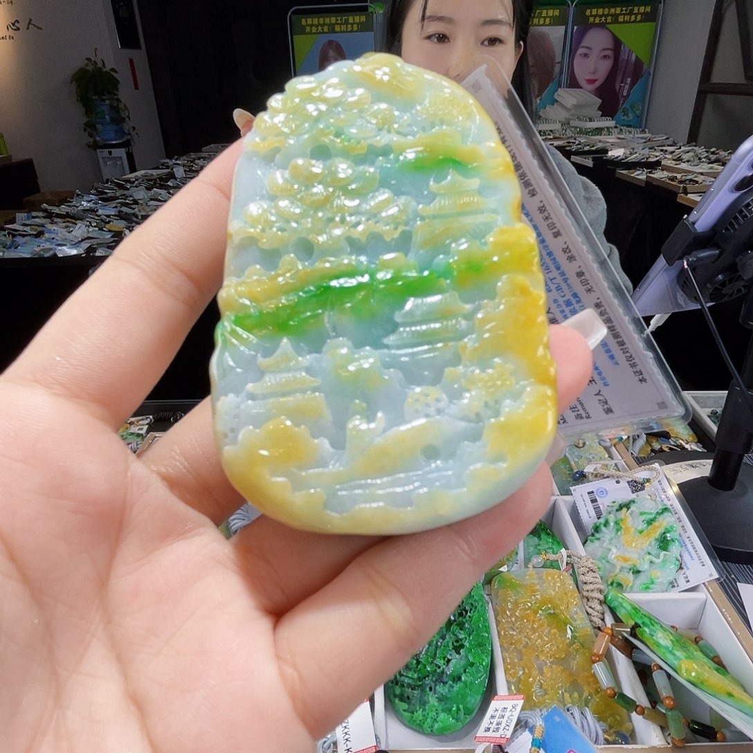 颈饰未镶嵌翡翠一