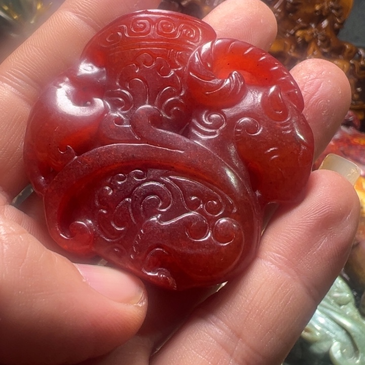 透闪石质玉未镶嵌颈饰