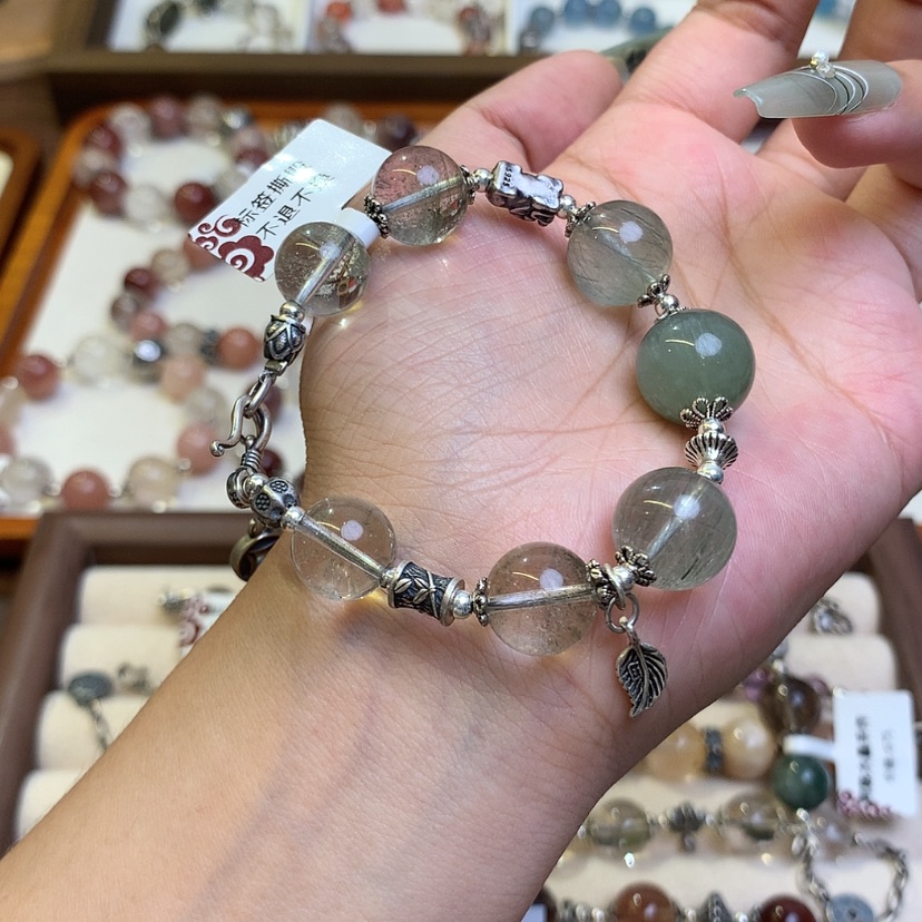 【闪购商品】烟晶手链银S925镶嵌绿兔