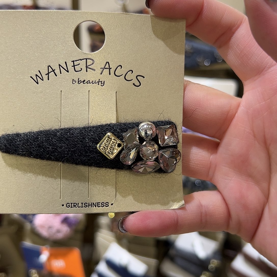 布艺非金属小三角钻拜拜夹