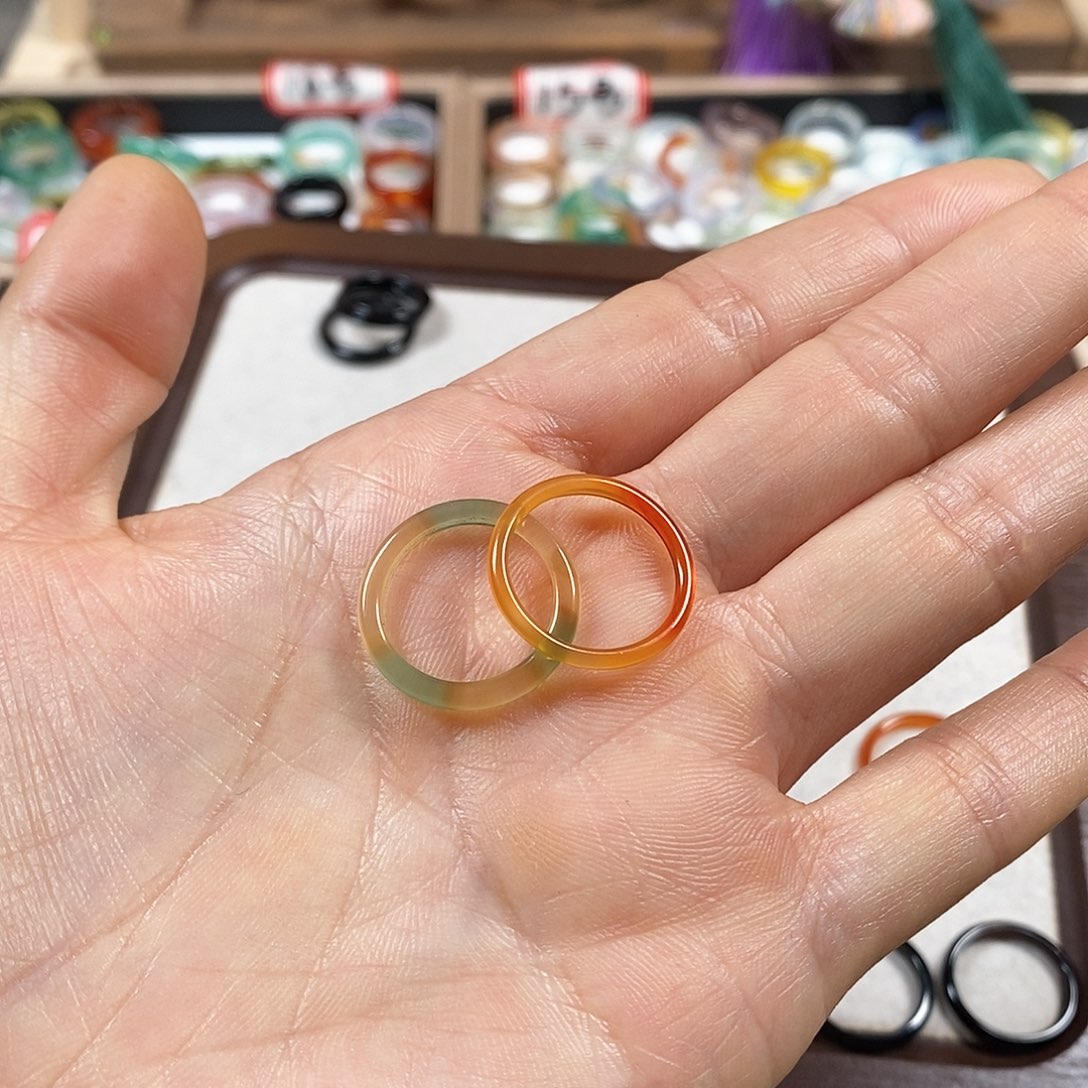 玛瑙/玉髓戒圈未镶嵌像*?