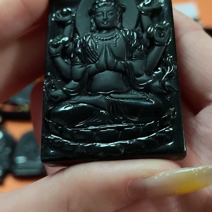 翡翠挂件未镶嵌小*子