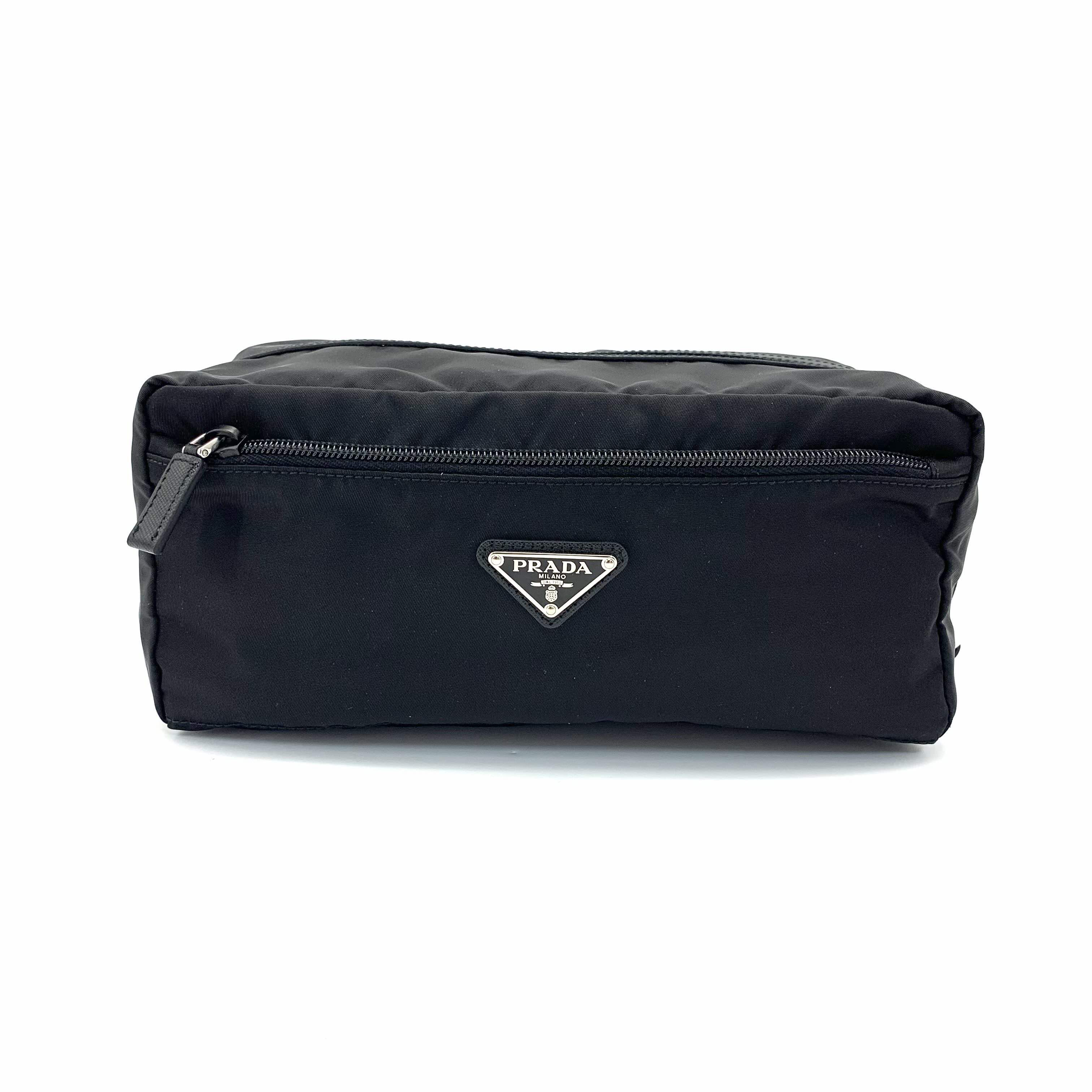 99新 Prada/普拉达 闲置经典黑色尼龙三角标洗潄手拿包 尺寸26/12