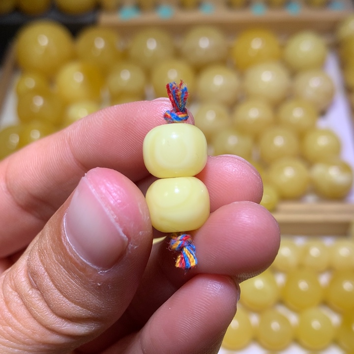 蜜蜡裸石未镶嵌天然俄料浓白花蜜蜡10+