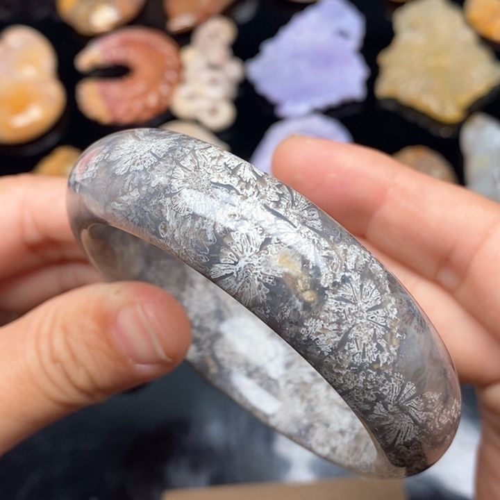 硅化珊瑚（珊瑚玉）手镯未镶嵌55.5