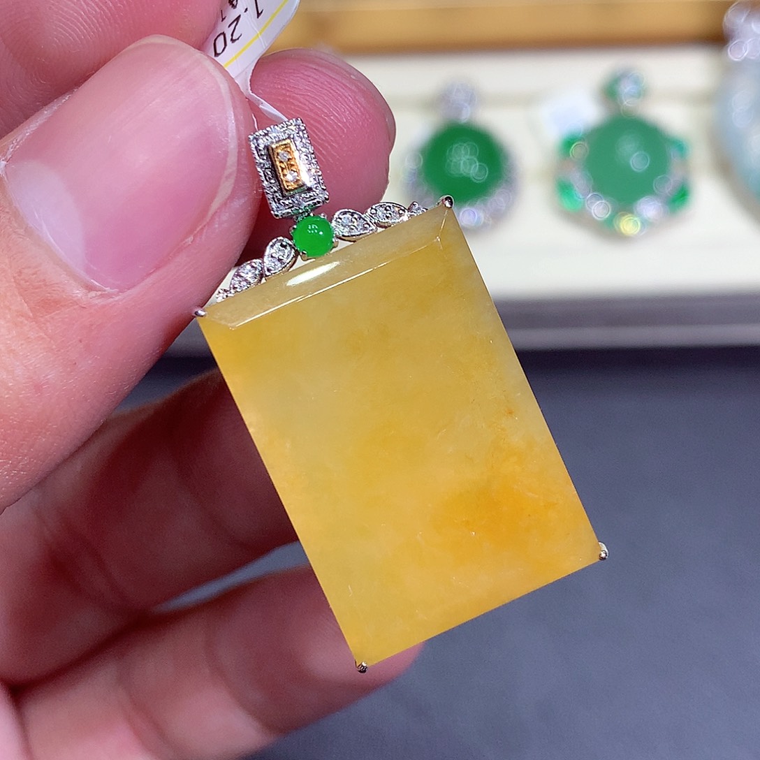 翡翠吊坠(不含链)18K金镶嵌