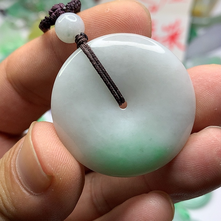 翡翠未镶嵌吊坠(赠链)