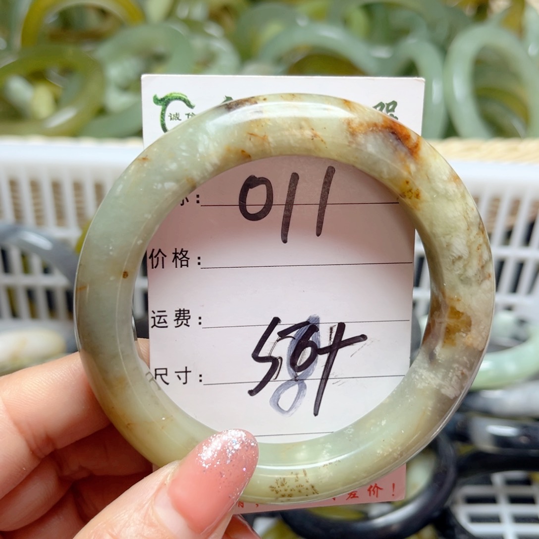 岫岩老玉（透闪石质玉）手镯未镶嵌