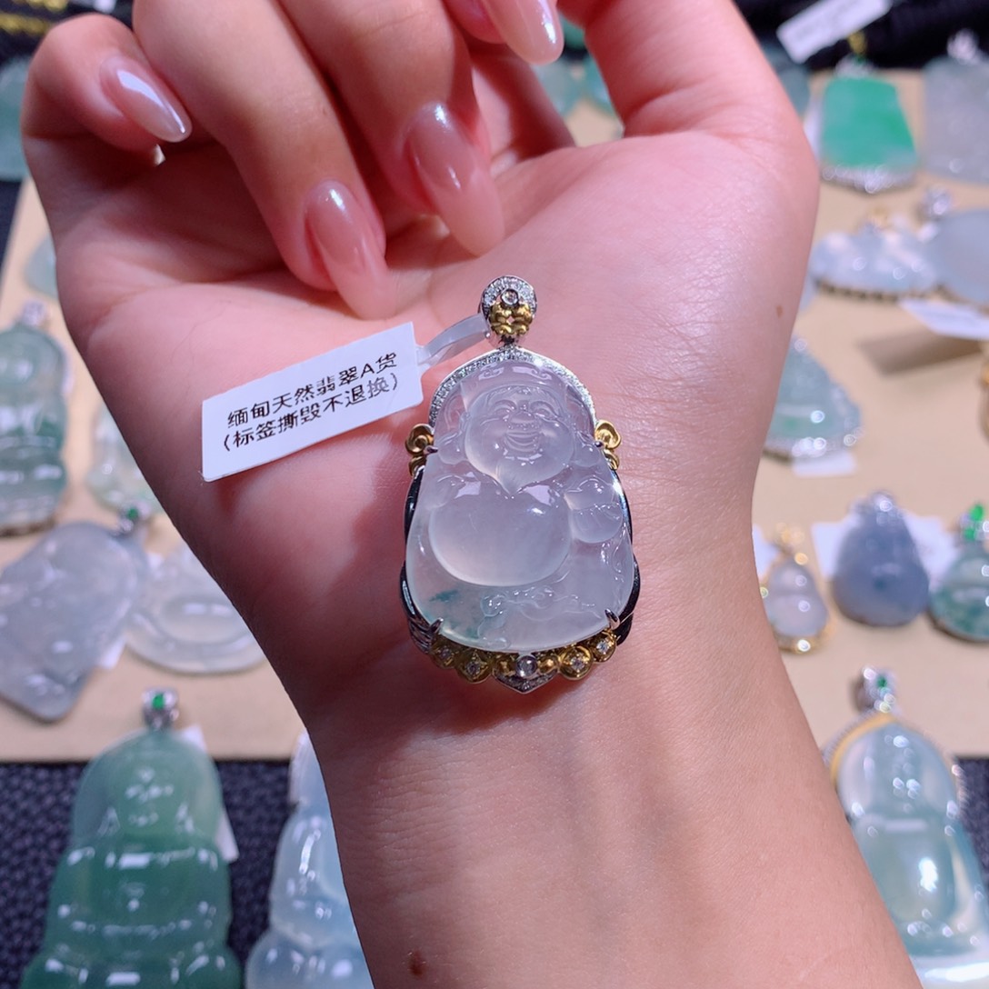 翡翠吊坠(不含链)18K金镶嵌