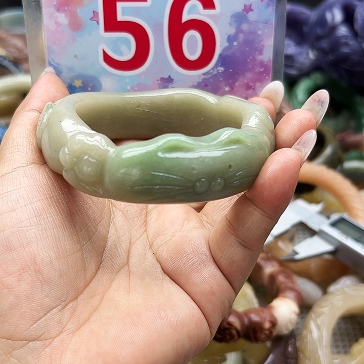 未镶嵌手镯石英岩玉