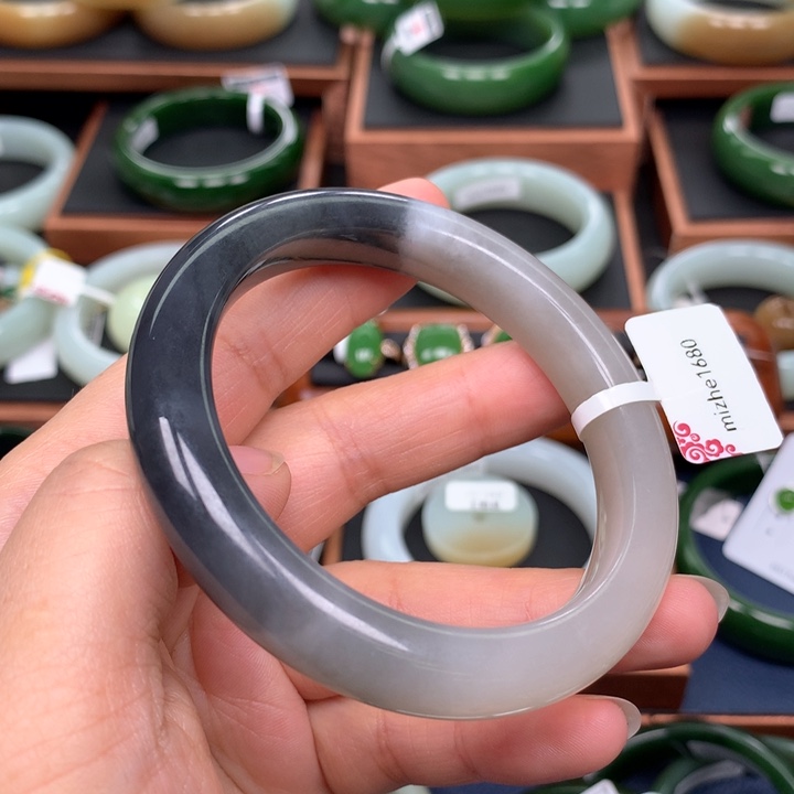 和田玉手镯未镶嵌57