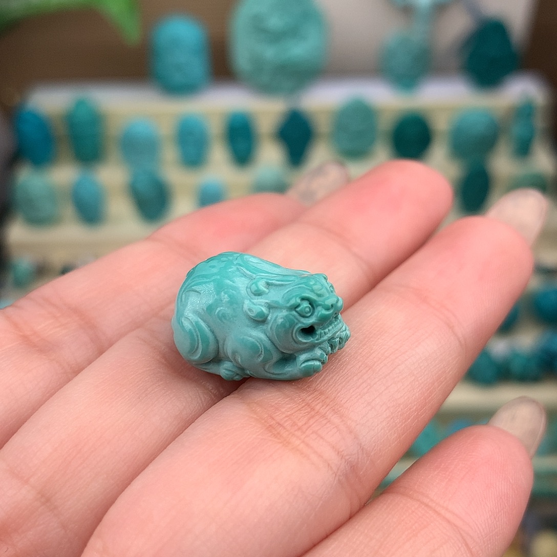 绿松石未镶嵌珠宝奇石