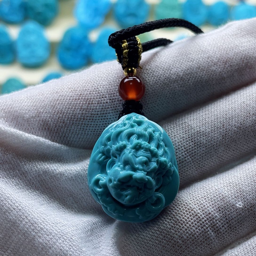 绿松石未镶嵌颈饰