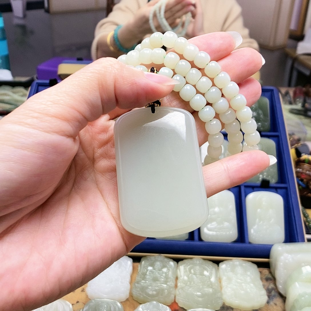 和田玉颈饰未镶嵌宋*辉