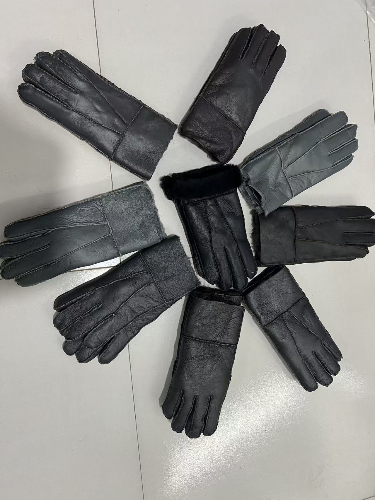 秋冬季2025年新款真羊皮毛一体男女同款加绒加厚时尚防风保暖手套