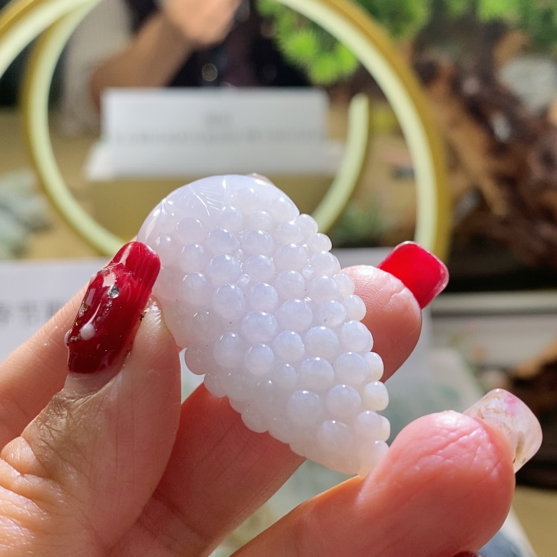 【闪购商品】翡翠颈饰未镶嵌葡萄