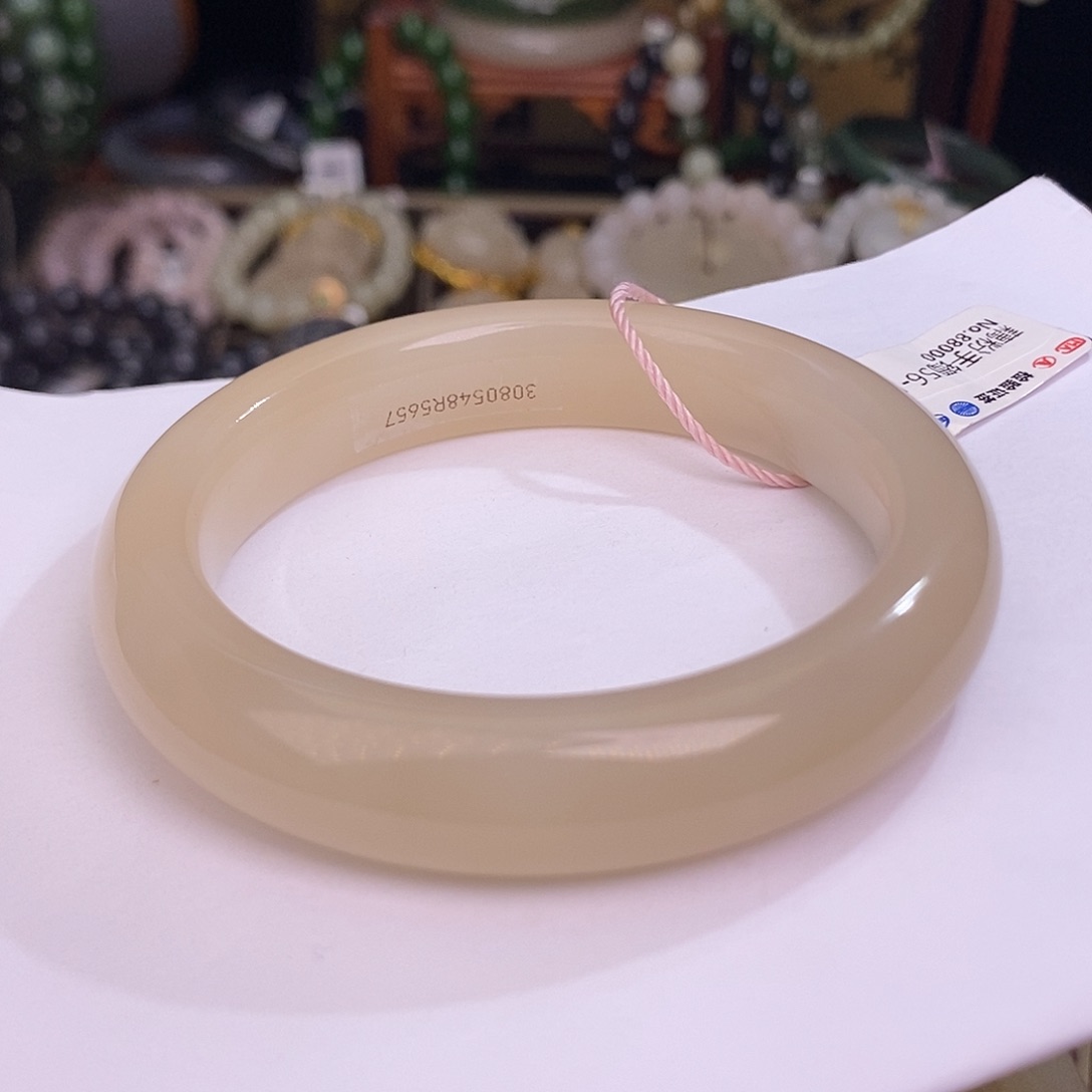 和田玉未镶嵌56熟藕粉脂膏级手镯