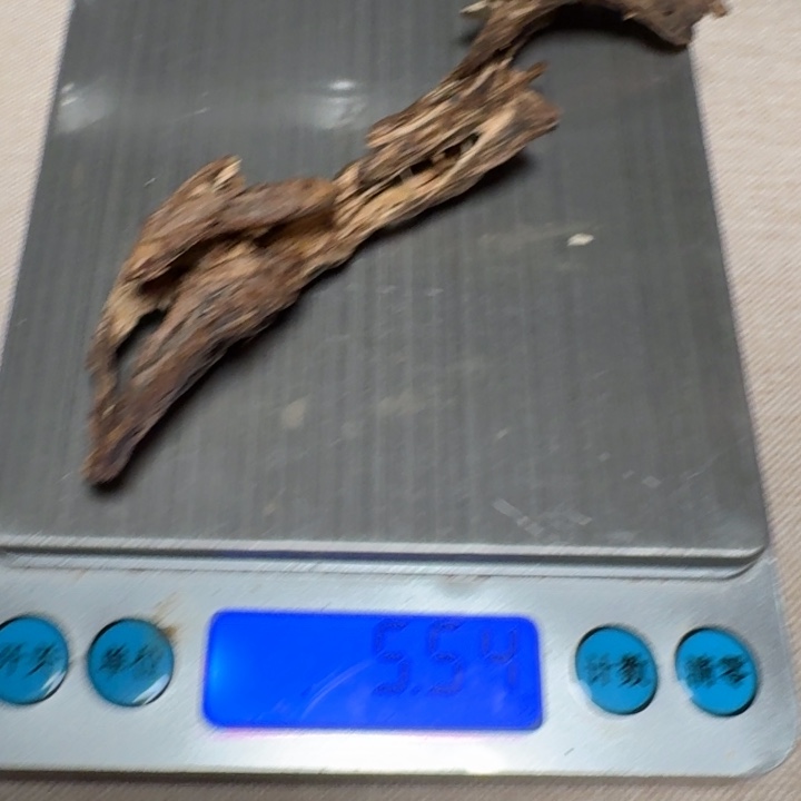 沙***.沉香沉香碎屑树根油