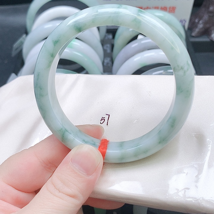 翡翠未镶嵌手镯400