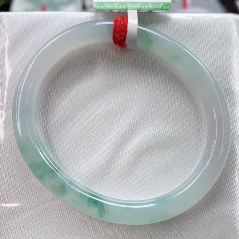 【闪购商品】翡翠手镯（贵妃镯）未镶嵌天然翡翠手镯