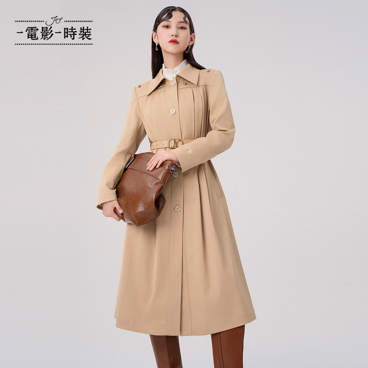 【何逐言】一电影一时装复古polo领中长款风衣外套FFHG113401