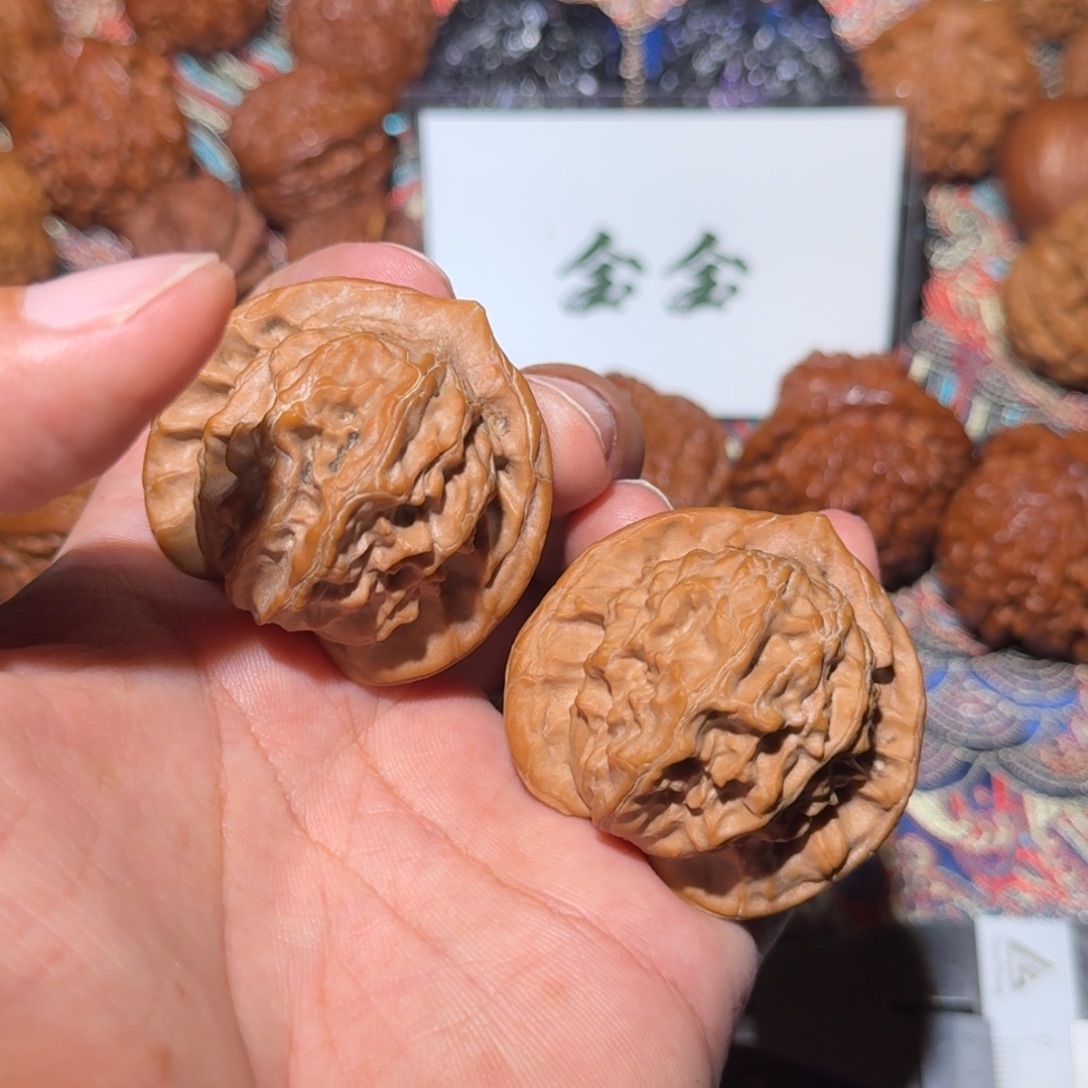 文玩核桃把件1765大耳朵图图，尺寸42 40 40