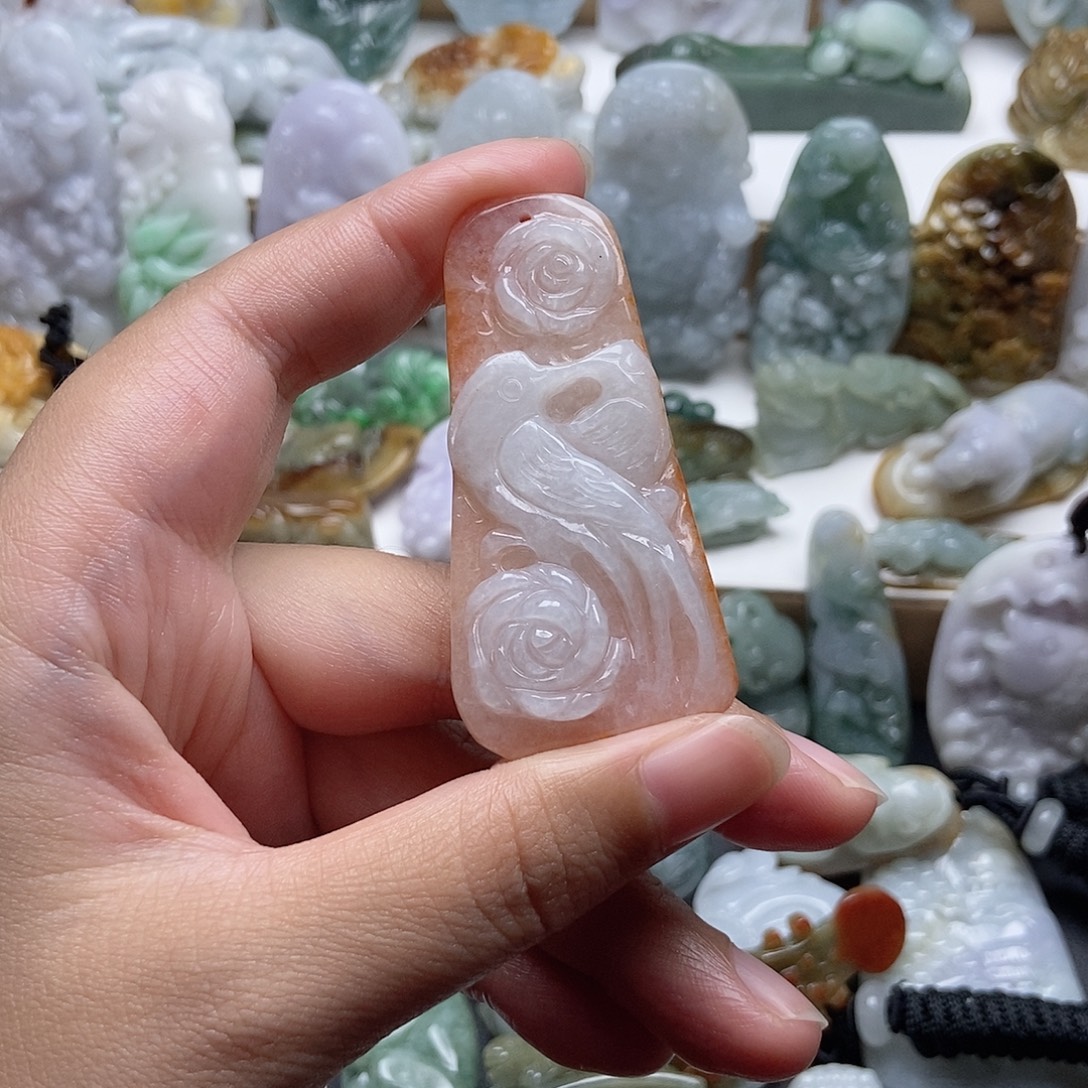 翡翠未镶嵌颈饰feic