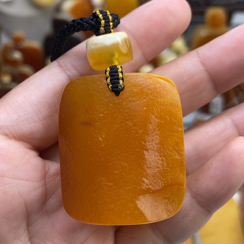 【闪购商品】琥珀颈饰未镶嵌